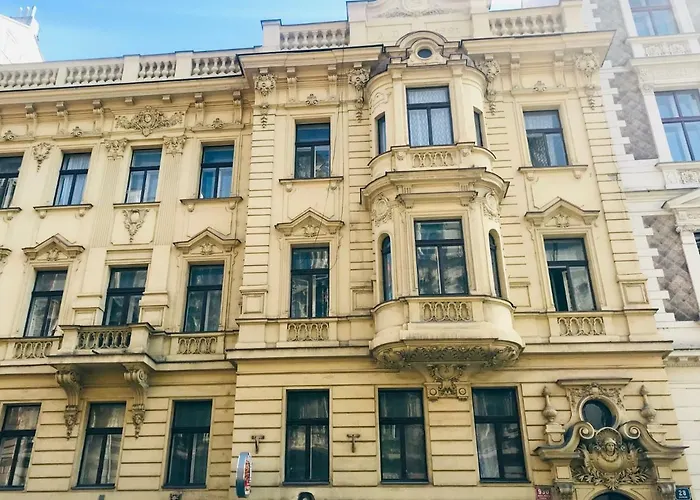 Wenceslas Square / Main Station - New Studio*****